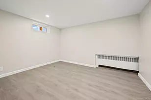 88 N Penataquit Ave, Bay Shore, NY 11706 - Photo 17