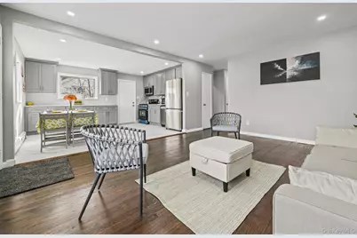 88 N Penataquit Avenue, Bay Shore, NY 11706 - Photo 7