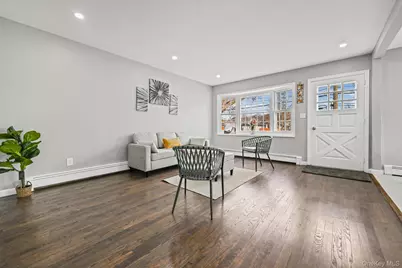 88 N Penataquit Avenue, Bay Shore, NY 11706 - Photo 9