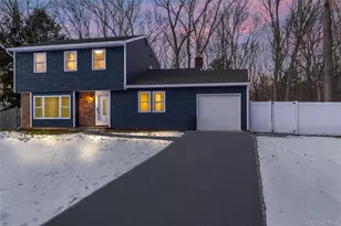 15 Bellaire Dr, Ridge, NY 11961 - Photo 3