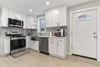 15 Bellaire Drive, Ridge, NY 11961 - Photo 13