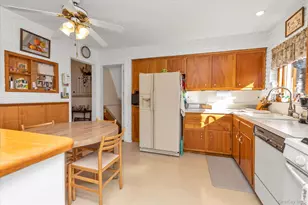 154 S Brush Dr, Valley Stream, NY 11581 - Photo 7