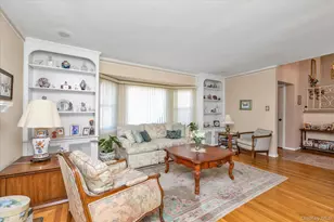 154 S Brush Dr, Valley Stream, NY 11581 - Photo 3