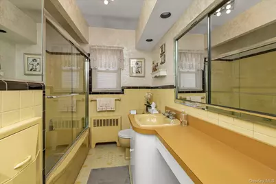 154 S Brush Drive, Valley Stream, NY 11581 - Photo 17