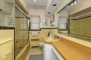 154 S Brush Dr, Valley Stream, NY 11581 - Photo 17