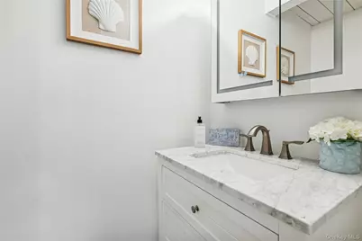 70 Glenview Drive, Southampton, NY 11968 - Photo 33