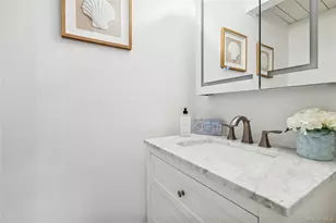 70 Glenview Dr, Southampton, NY 11968 - Photo 33