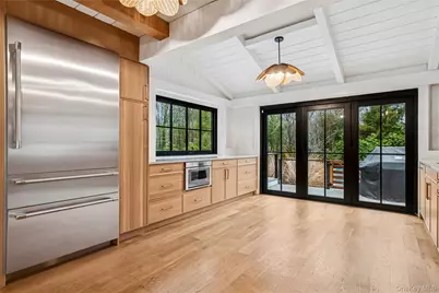 70 Glenview Drive, Southampton, NY 11968 - Photo 29