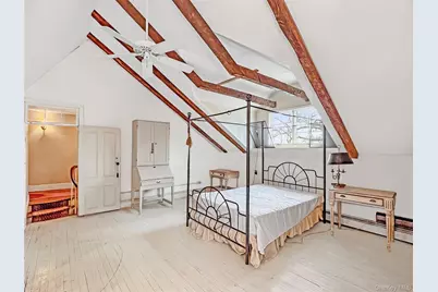 118 Shelter Rock Road, Roslyn, NY 11576 - Photo 13