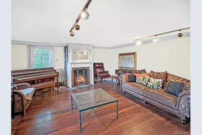 118 Shelter Rock Road, Roslyn, NY 11576 - Photo 3