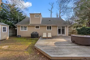 137 Cove Rd, Huntington, NY 11743 - Photo 21