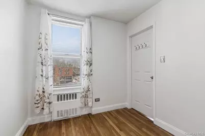 5425 Valles Avenue #3F, Bronx, NY 10471 - Photo 11