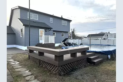 696 N Delaware Avenue, Lindenhurst, NY 11757 - Photo 17