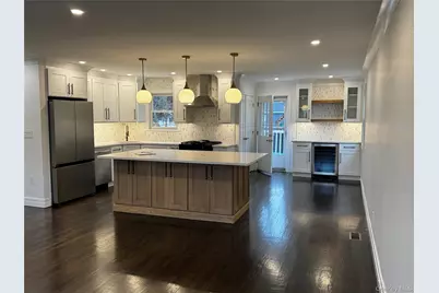 696 N Delaware Avenue, Lindenhurst, NY 11757 - Photo 3