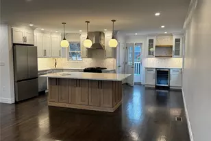 696 N Delaware Ave, Lindenhurst, NY 11757 - Photo 3