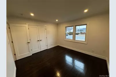 696 N Delaware Avenue, Lindenhurst, NY 11757 - Photo 11