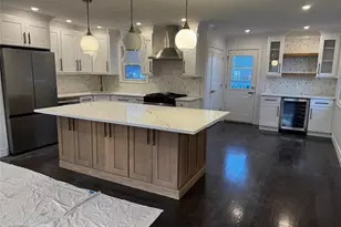 696 N Delaware Ave, Lindenhurst, NY 11757 - Photo 3