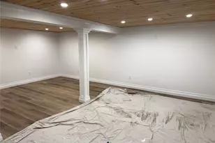 696 N Delaware Ave, Lindenhurst, NY 11757 - Photo 11