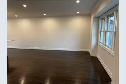 696 N Delaware Avenue, Lindenhurst, NY 11757 - Photo 5