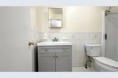 64 Pine Hollow Road #2, Oyster Bay, NY 11771 - Photo 5