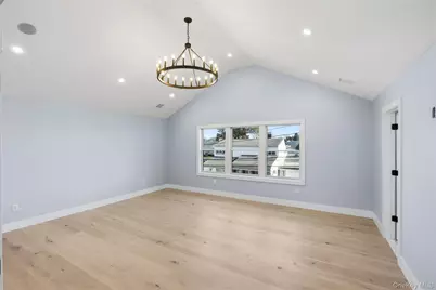 14 Fawn Lane, Westbury, NY 11590 - Photo 13