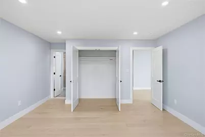 14 Fawn Lane, Westbury, NY 11590 - Photo 21