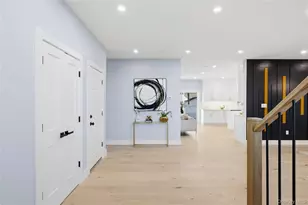 14 Fawn Ln, Westbury, NY 11590 - Photo 3