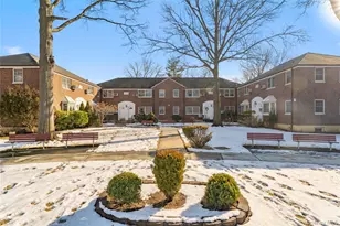 249-36 63rd Ave, Little Neck, NY 11362 - Photo 15