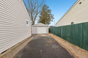 1354 Brooklyn Blvd, Bay Shore, NY 11706 - Photo 41