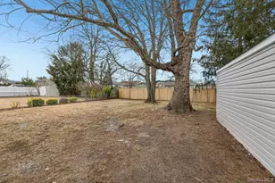 1354 Brooklyn Blvd, Bay Shore, NY 11706 - Photo 43