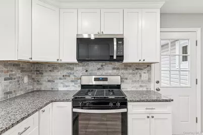 1354 Brooklyn Boulevard, Bay Shore, NY 11706 - Photo 15