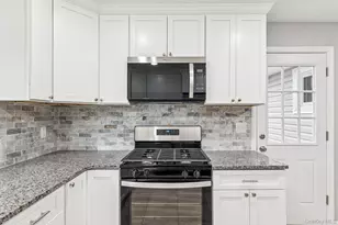 1354 Brooklyn Blvd, Bay Shore, NY 11706 - Photo 15