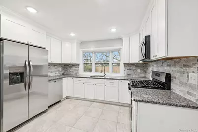 1354 Brooklyn Boulevard, Bay Shore, NY 11706 - Photo 13