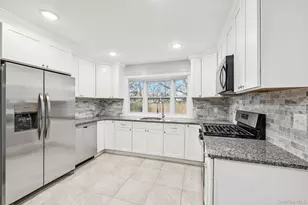 1354 Brooklyn Blvd, Bay Shore, NY 11706 - Photo 13