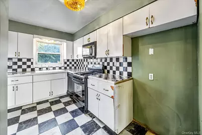 1537 144th Street, Whitestone, NY 11357 - Photo 9