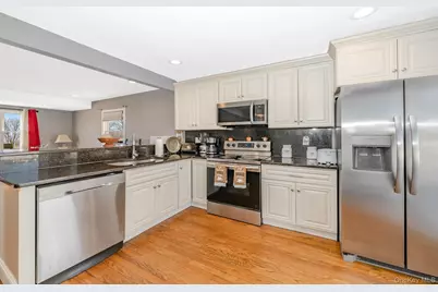 22 Francine Drive N, Massapequa, NY 11758 - Photo 3