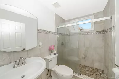 22 Francine Drive N, Massapequa, NY 11758 - Photo 9