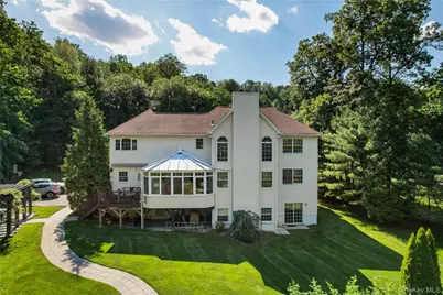 9 Ronwood Road, Chestnut Ridge, NY 10977 - Photo 3