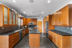 9 Ronwood Rd, Chestnut Ridge, NY 10977 - Photo 15