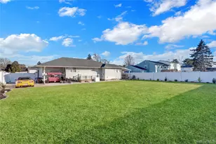 14 Lisa Dr, Deer Park, NY 11729 - Photo 5