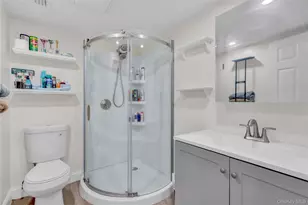 14 Lisa Dr, Deer Park, NY 11729 - Photo 21