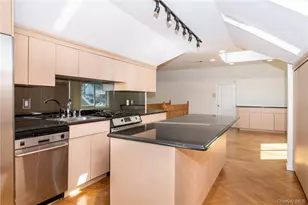 89 Ridgewood Ave, Yonkers, NY 10704 - Photo 17