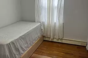 162 Rolling St, Malverne, NY 11565 - Photo 17