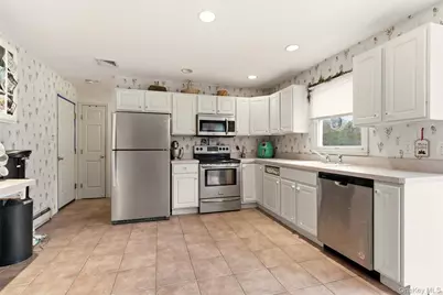 5750 Aldrich Lane, Mattituck, NY 11952 - Photo 9