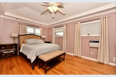 320 Roosevelt Avenue, Massapequa Park, NY 11762 - Photo 23