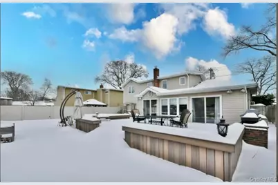 320 Roosevelt Avenue, Massapequa Park, NY 11762 - Photo 31