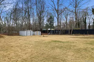 513 Starlight Dr, Shirley, NY 11967 - Photo 23