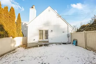 2 Martin Pl, Northport, NY 11768 - Photo 5