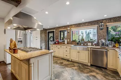 68-48 Fleet Street, Forest Hills, NY 11375 - Photo 7