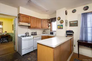 21 Cornell St, Williston Park, NY 11596 - Photo 7